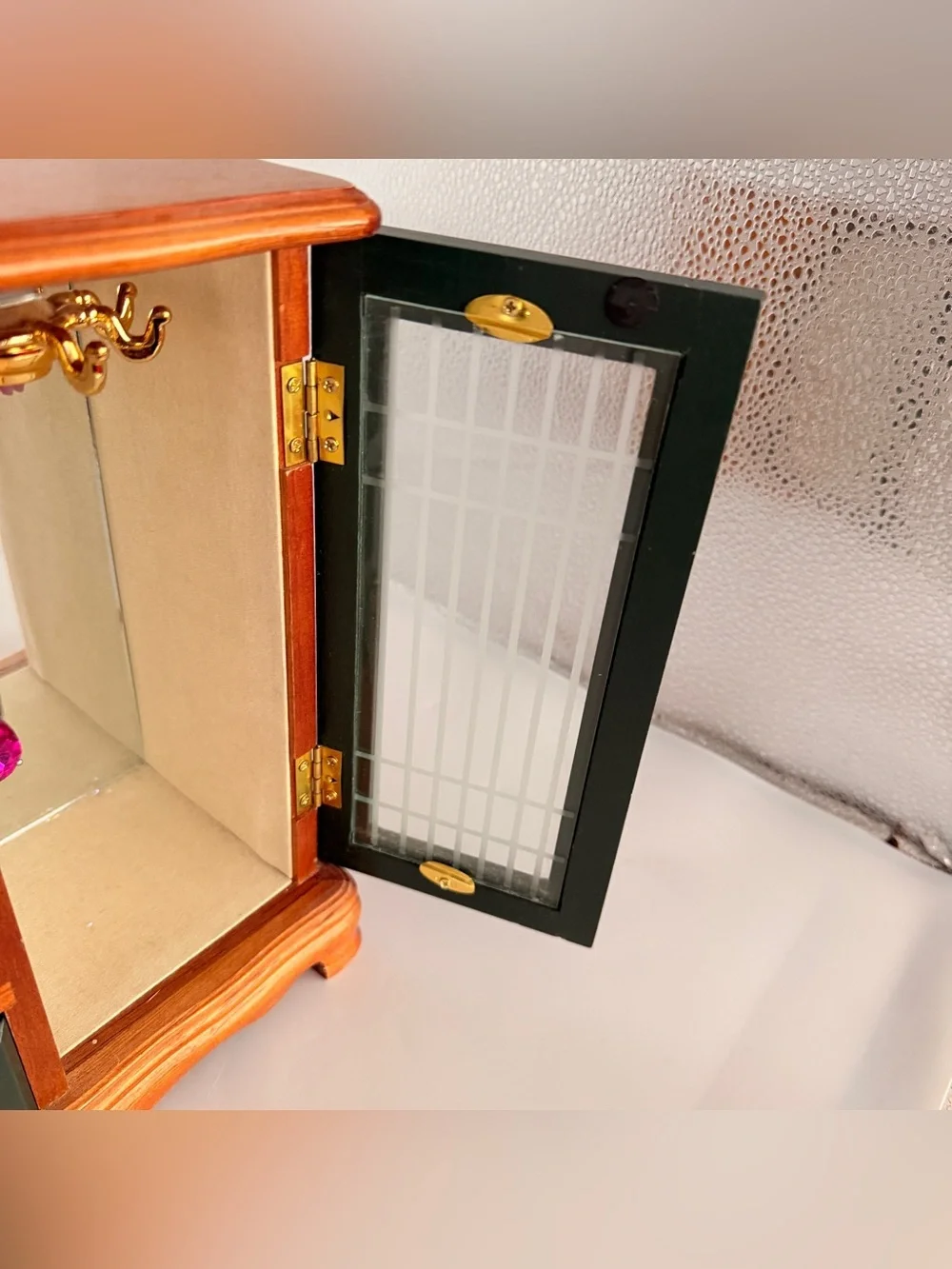 Vintage Wood Jewelry Box 4 drawers 1 door for Necklaces